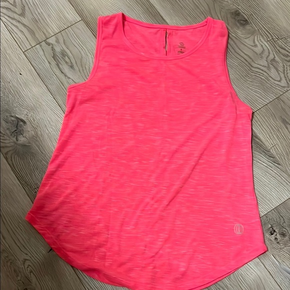 Balance collection bright pink workout top. Very breatheable with back opening - Picture 1 of 4